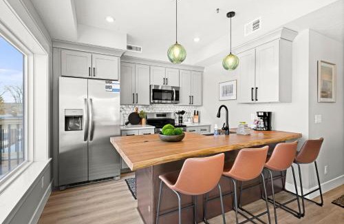 Park Point Hotel | Dragestil 713 Duluth Luxury Condos