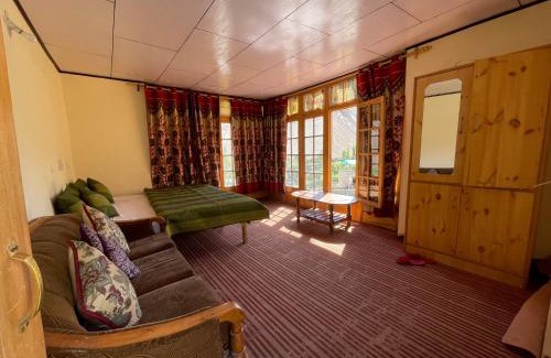 Tingmosgang House | dragon guesthouse and garden restaurant
