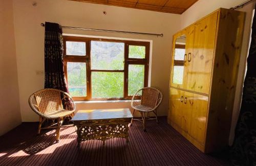 Tingmosgang House | dragon guesthouse and garden restaurant