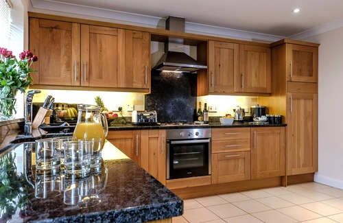 Bridgwater House | DRAGONFLY, family friendly, country holiday cottage in Bridgwater