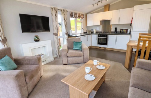 Tunstall Cottage | Dragonfly