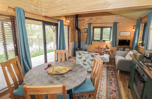 Frankton Cottage | Dragonfly