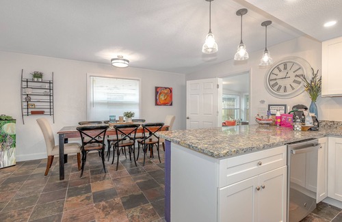 Holly Hill House | Dragonfly Landing: Close to Everything
