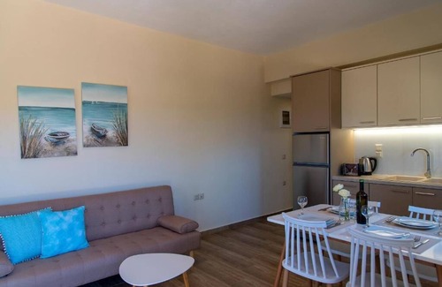 Vigla Apartment | Dream accommodation with pool near the beach