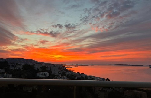 Cannes La Bocca Apartment | Dream apartment with sea view