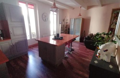 Alignan-du-Vent Apartment | DREAM COLOR