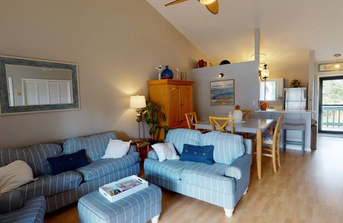Fort Walton Beach - Destin Condo | Dream Destin-ation, Chateau Le Mer II #1203, Beach Service, Short walk to beach