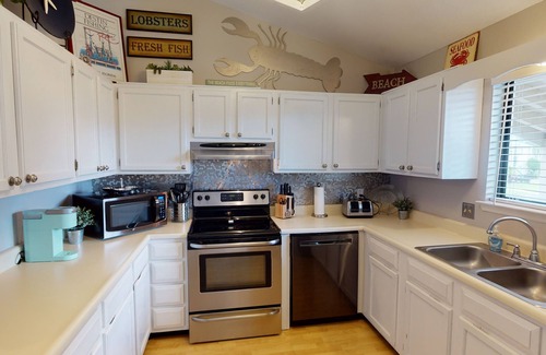 Fort Walton Beach - Destin Condo | Dream Destin-ation, Chateau Le Mer II #1203, Beach Service, Short walk to beach