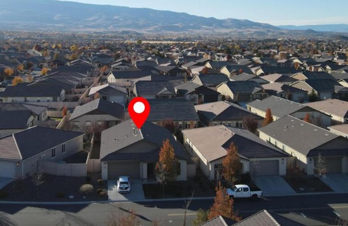 Reno House | Dream Family Home in South Reno 4 bed 30 Min to Lake Tahoe