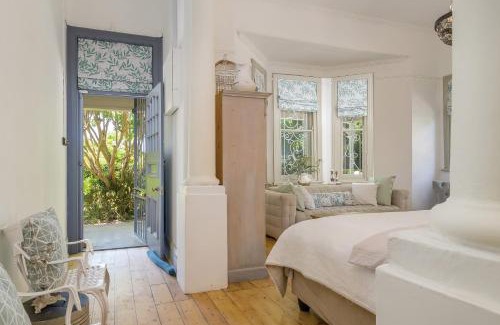 Claremont Apartment | Dream Guest Suite in Fabulous Edwardian Claremont