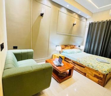 Greater Noida Apartment | Dream holiday studios