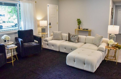 I-435 West KC-KS House | Dream Home at the Legends in KC
