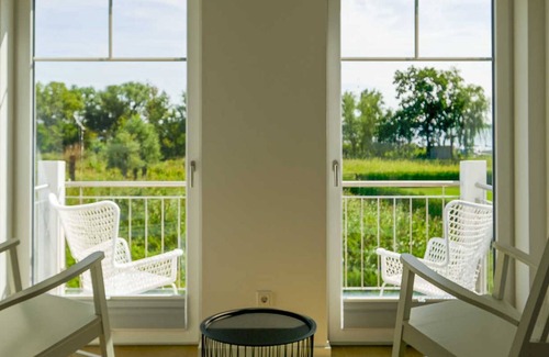Altwarp Apartment | Dream home with water views