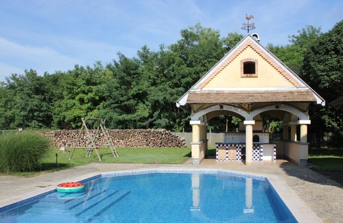 Keselyosfapuszta House | Dream house with pool and summer kitchen