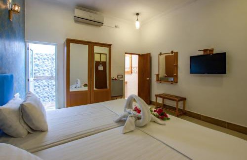 Thulusdhoo Island House | Dream Inn Sun Beach Hotel Maldives