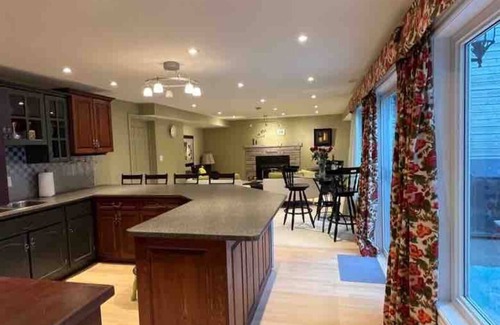 Tweed Cottage | Dream Lake House for family vacation and your family will have a lot of fun