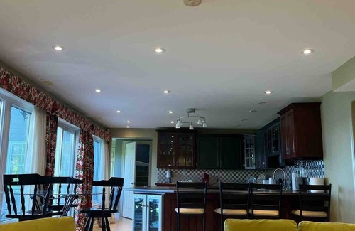 Tweed Cottage | Dream Lake House for family vacation and your family will have a lot of fun