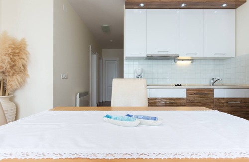 Crikvenica Apartment | Dream location, right by the sea