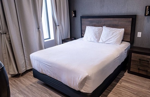 Northeast Mississauga House | Dream Suites Boutique Hotel - Private room in Mississauga