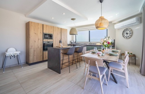 Mellieha Apartment | Dream Vacation with Private Pool BBQ and breathtaking sunrise and sunset views