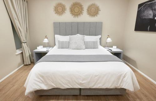 Kloof House | dreamaway on Everton - Deluxe Private Apartment