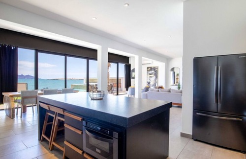 San Carlos House | Dreamhouse 5 Bedroom With Pool Located Right On The Beach