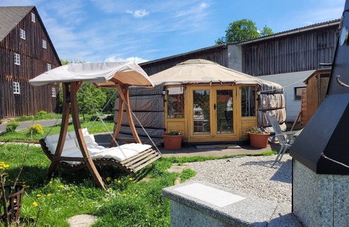 Hohenberg a.d.Eger House | Dreamlike yurt in the wild and romantic valley with hot pot (extra charge)