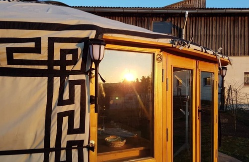 Hohenberg a.d.Eger House | Dreamlike yurt in the wild and romantic valley with hot pot (extra charge)