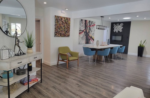Whittier House | Dreamly Art House in the meddle of Disney and universal Studios