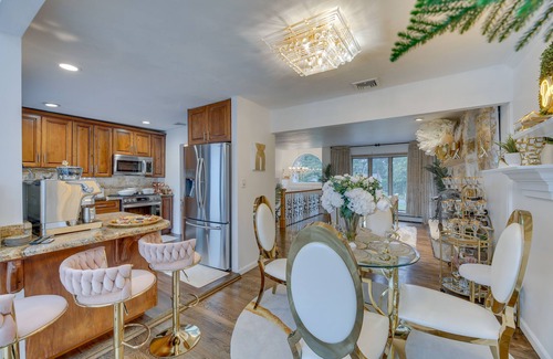 Lake Grove House | 'Dreams of Paradise' Luxury Home w/Pool!