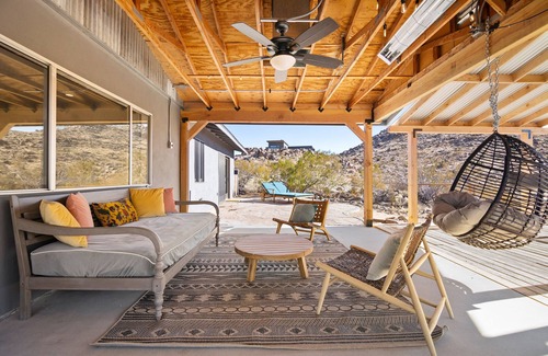 Joshua Tree House | 🌵Dreamspace - Peaceful Home w/Hot Tub, Fire Pit, Amazing Views & Close To Park Entrance🌵