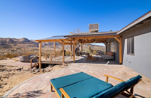 Joshua Tree House | 🌵Dreamspace - Peaceful Home w/Hot Tub, Fire Pit, Amazing Views & Close To Park Entrance🌵