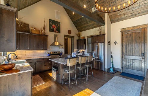 Mill Ridge House | Dreamweaver - Eagles Nest, pet friendly, private with big views
