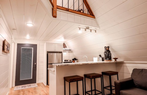 Royal Cabin | Dreamy A-Frame w/hot tub-Near Pristine Lake Ouachita and Hot Springs National Pk
