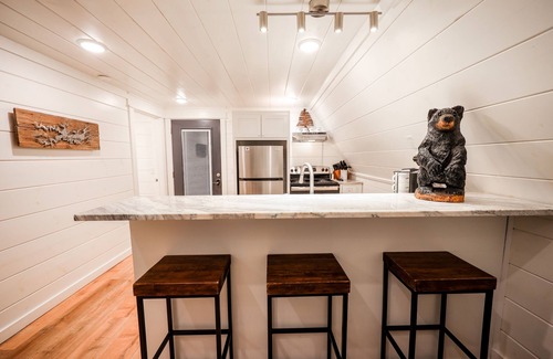 Royal Cabin | Dreamy A-Frame w/hot tub-Near Pristine Lake Ouachita and Hot Springs National Pk