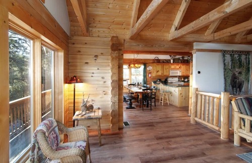 Pine Cabin | Dreamy Cabin in the Trees! BBQ & Stargazing Deck