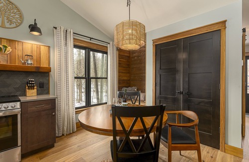 Carbondale Cabin | Dreamy Cabin with Hot Tub in the Woods