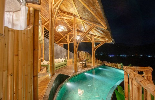 Klungkung Villa | Dreamy Cliffside Bamboo Villa with Pool and View