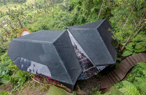 Klungkung Villa | Dreamy Cliffside Bamboo Villa with Pool and View