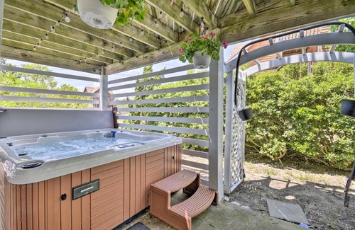 Nags Head Apartment | Dreamy, Coastal Studio Paradise with Hot Tub!