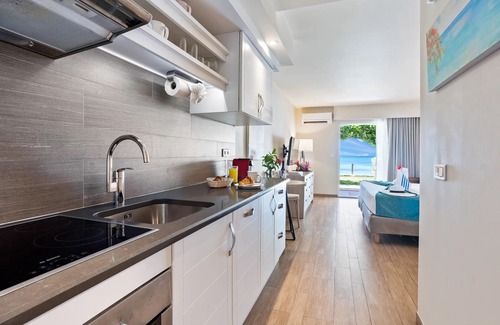 Grand Case Resort | Dreamy Coastal Suite | Paddle, Snorkel, Dine & Explore in Tranquility