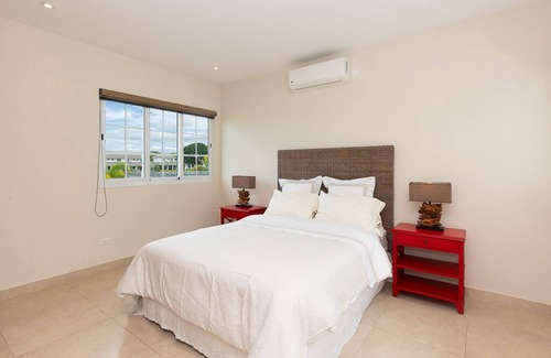Playa Blanca Villa | Dreamy Villa with 3 bdr + 3.5 bthr next to the lake + Beach club access