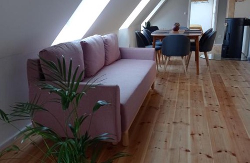 Fuchshain Apartment | Drei-Seiten-Hof Étable mit Schwimmteich und Klimanlage