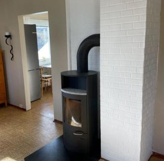 Reine House | Drenghaugen - house with fabulous sea and mountain view
