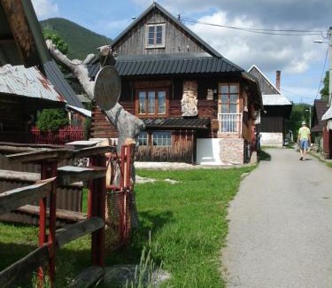 Liptovska Luzna House | Drevenica Art Galery