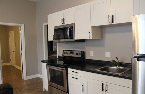 Pleasant Hill Villa | Drew's Den in Historic Downtown Pleasant Hill, MO