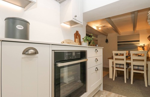 Saint Erth Praze Cottage | DRIFTWOOD COTTAGE, family friendly, with open fire in Helston