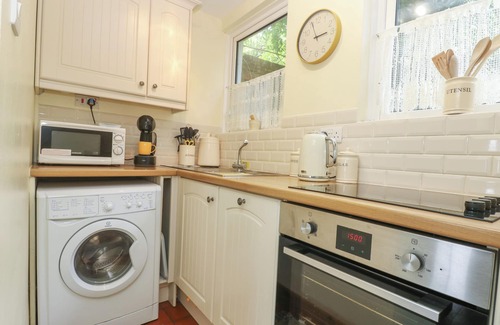 Saint Austell Bay Cottage | DRIFTWOOD COTTAGE, pet friendly in Porthpean
