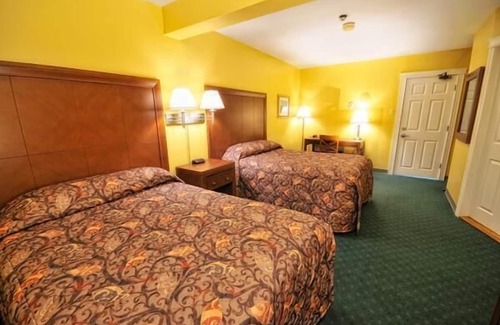 Deer Lake Hotel | Driftwood Inn