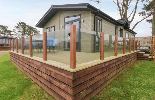 Hasguard Cross House | Driftwood Lodge